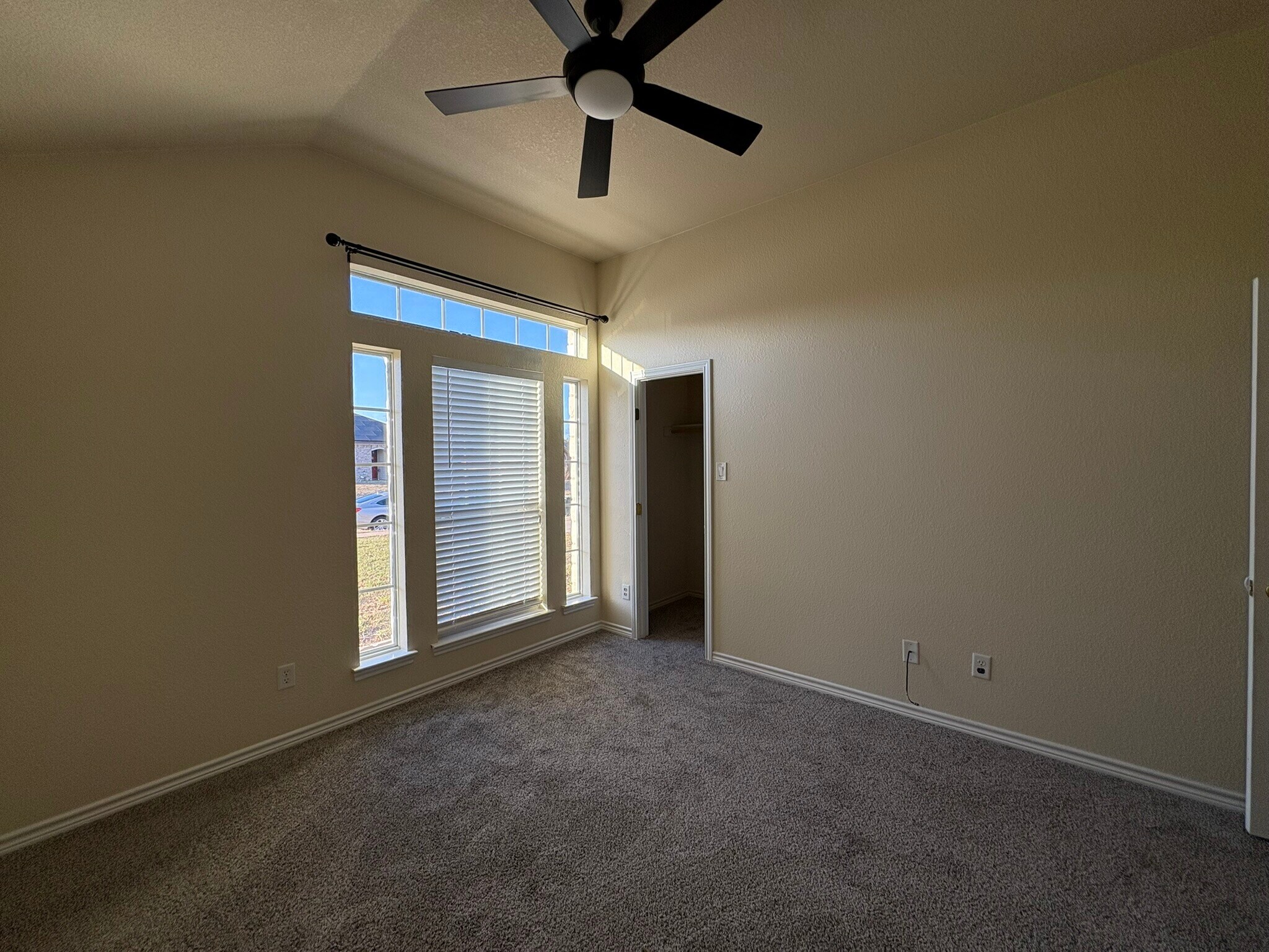 Building Photo - 2508 Isabelle Dr