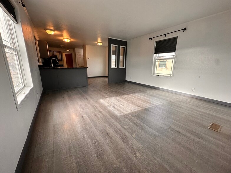 Building Photo - 22 Lapin St