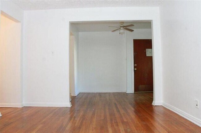 Building Photo - 1813 Brookline Ave