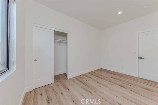 Building Photo - 5825 View Cir