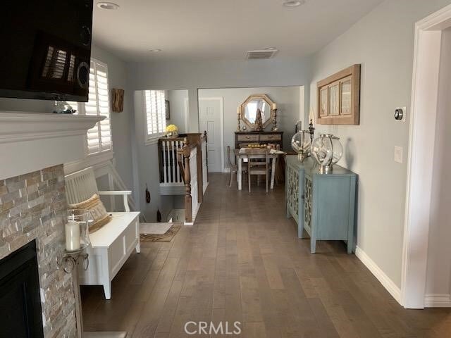 Building Photo - 122 Roycroft Ave