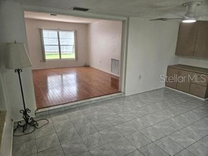 Building Photo - 1560 Robinson Dr N