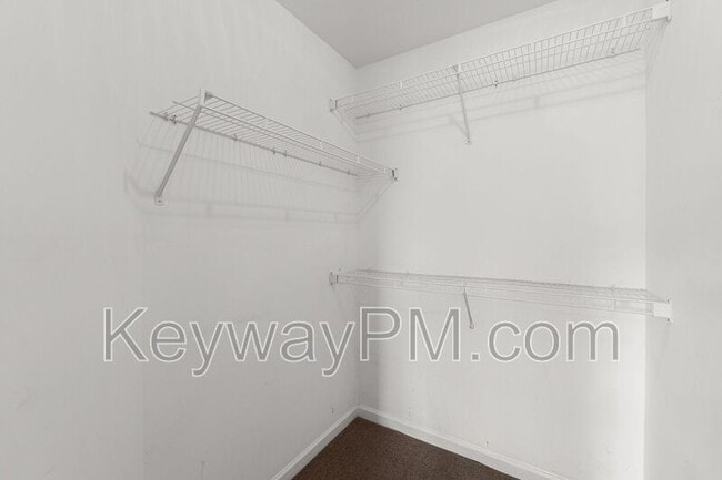 Building Photo - 313 Elbrus Way