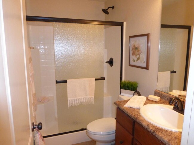 Master Bathroom - 370 1425 N St