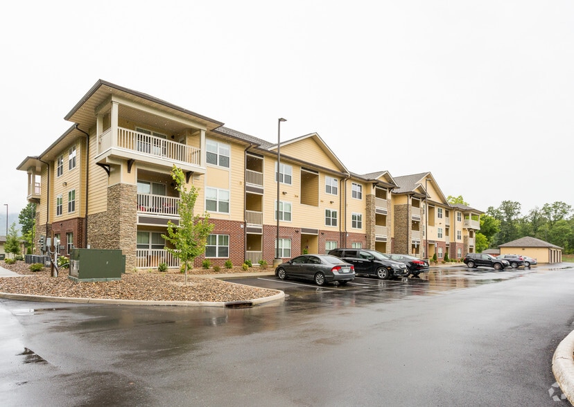 Retreat at Meadowview 2300 Enterprise Pl Kingsport TN 37660