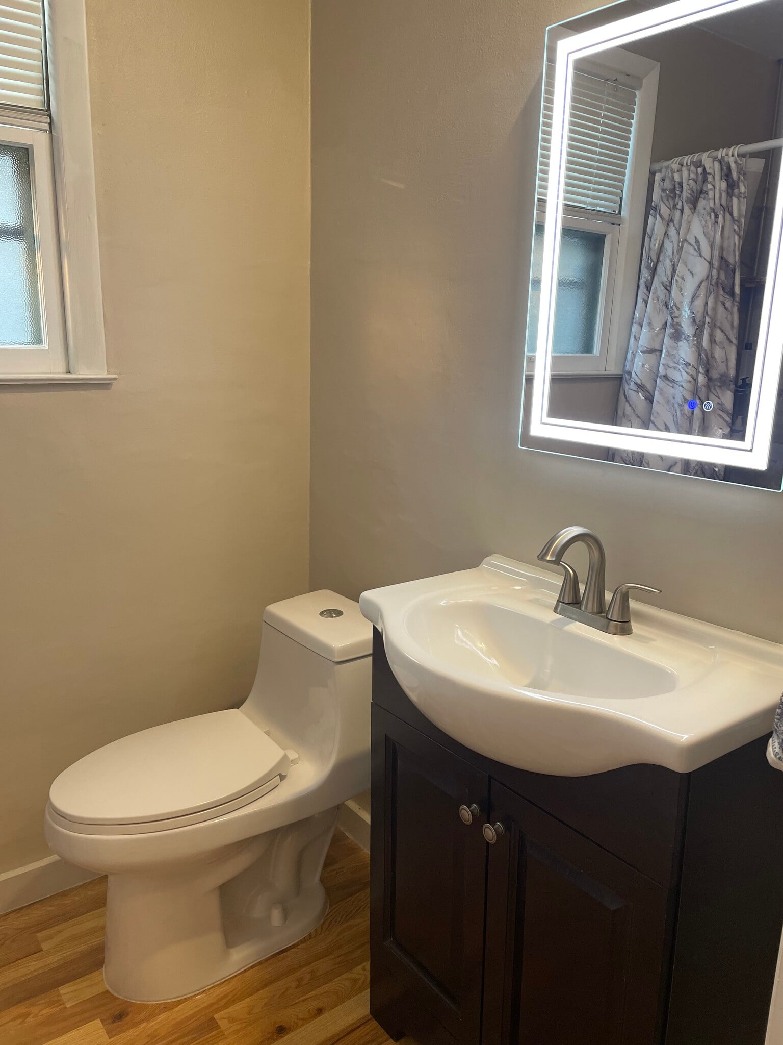 Bathroom - 1662 N Cass St
