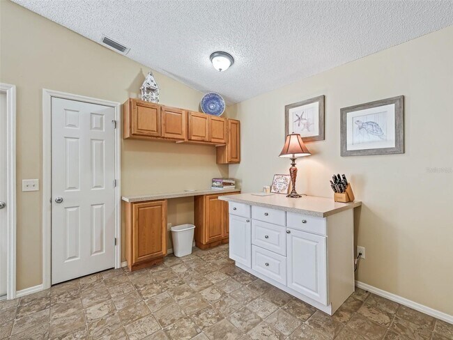 Building Photo - 1322 Hollyberry Pl