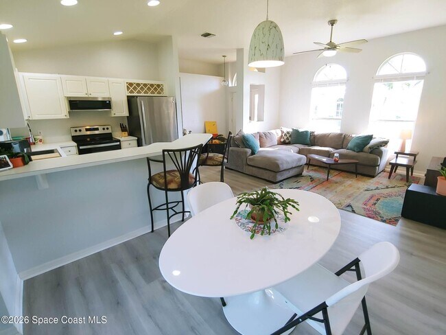 Building Photo - 160 Sandy Shoes Dr