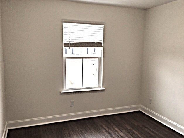 Building Photo - 28 Birch Cir