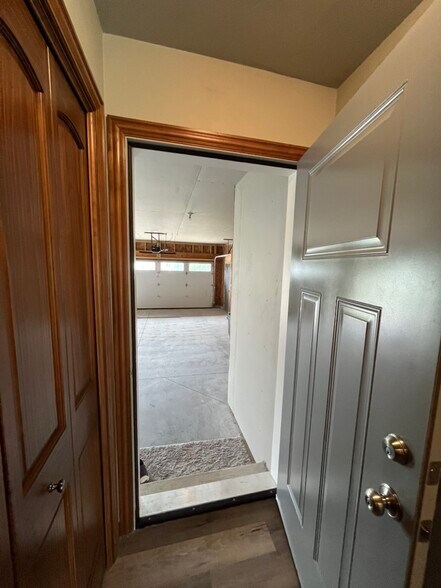garage-backdoor - 1454 Chickory Ct