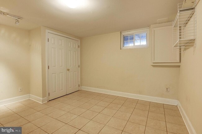 Building Photo - 1300 N Taylor St