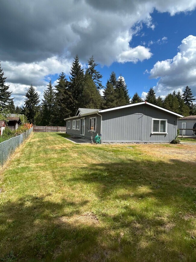 Building Photo - 8743 Whitewood Loop SE