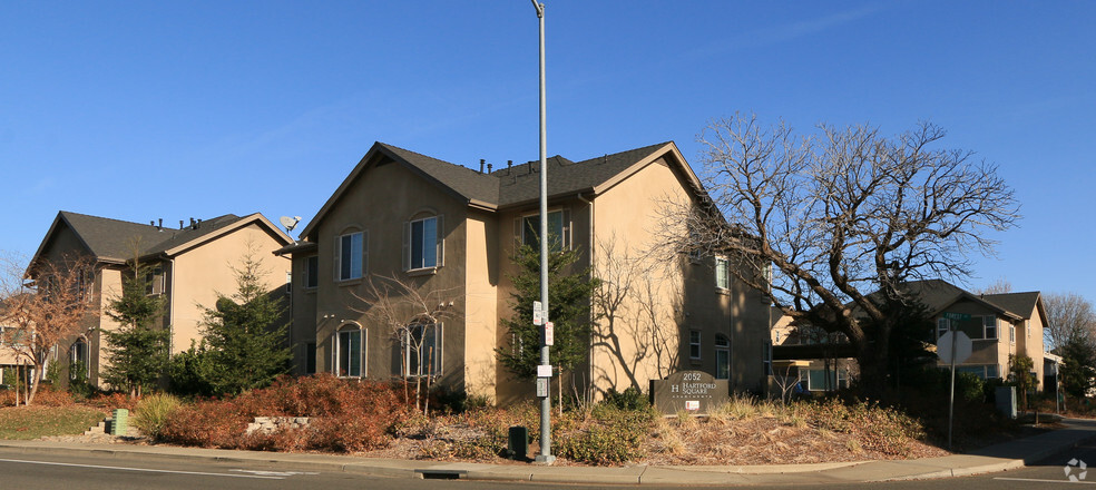 Primary Photo - Hartford Square 2 Bedroom 2 bath apartments