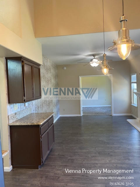 Building Photo - 4900 Brittany Ct