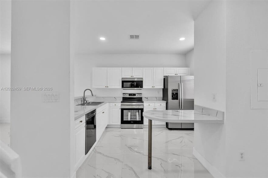 Building Photo - 17337 NW 7th Ave