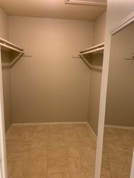 Building Photo - 7016 York Ave