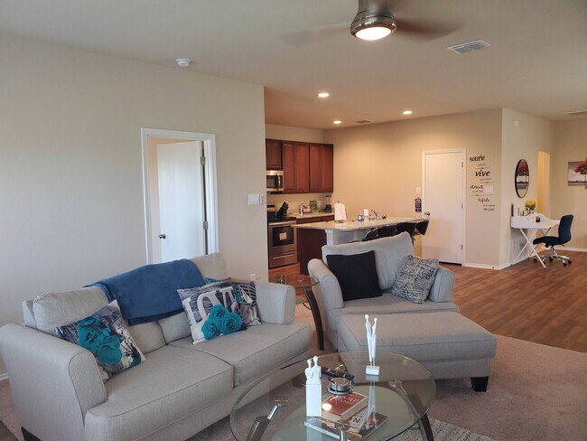 Building Photo - 3014 Del Mar Way