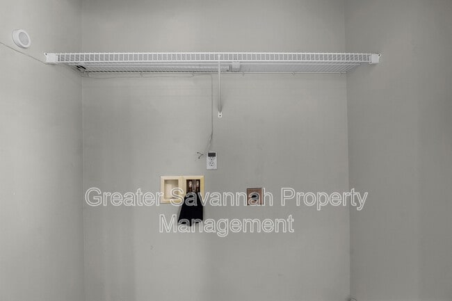 Building Photo - 201 Foxbury Square
