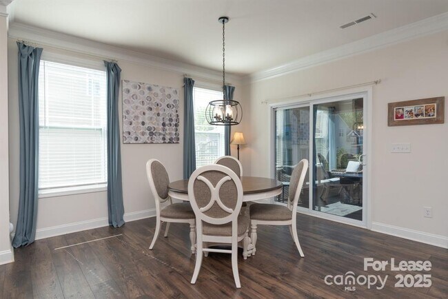 Building Photo - 2046 Saddlebred Dr