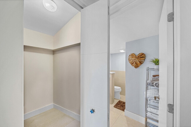 Building Photo - 1111 S Ocean Blvd