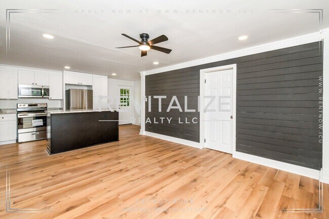 Building Photo - 2365 Sybel Dr