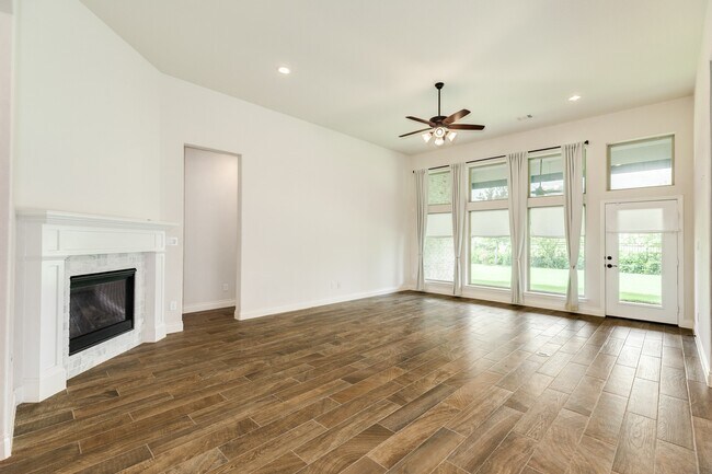 Building Photo - 10318 Granite Ct