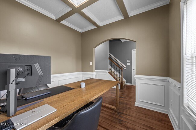 Building Photo - 841 Dynasty Dr