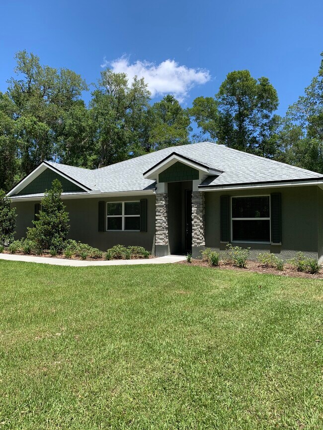 3/2 built in 2021 on .5 acre! 1577 Fatio Rd DeLand FL 32720