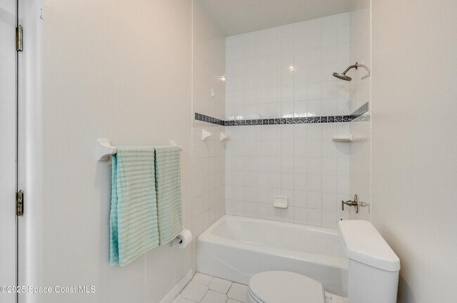 Building Photo - 129 Signature Dr