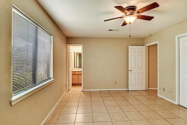 Building Photo - 6907 Tara Dr