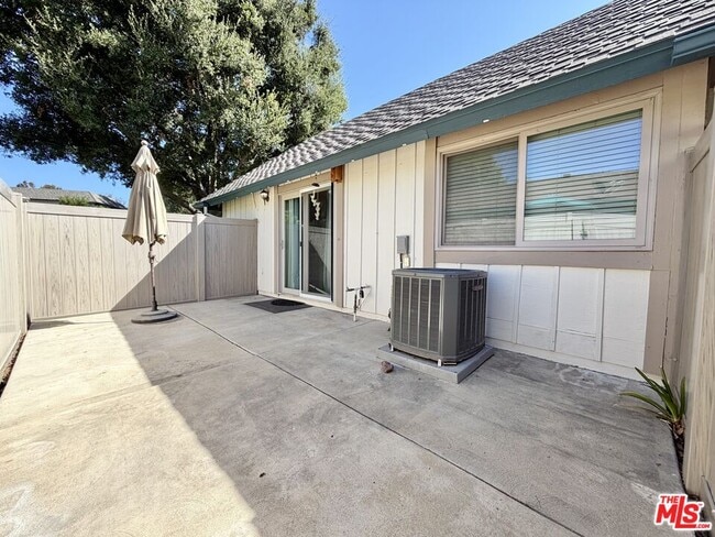 Building Photo - 1676 Orinda Ct