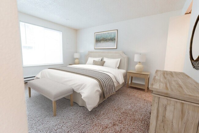 Building Photo - Harbor Oaks