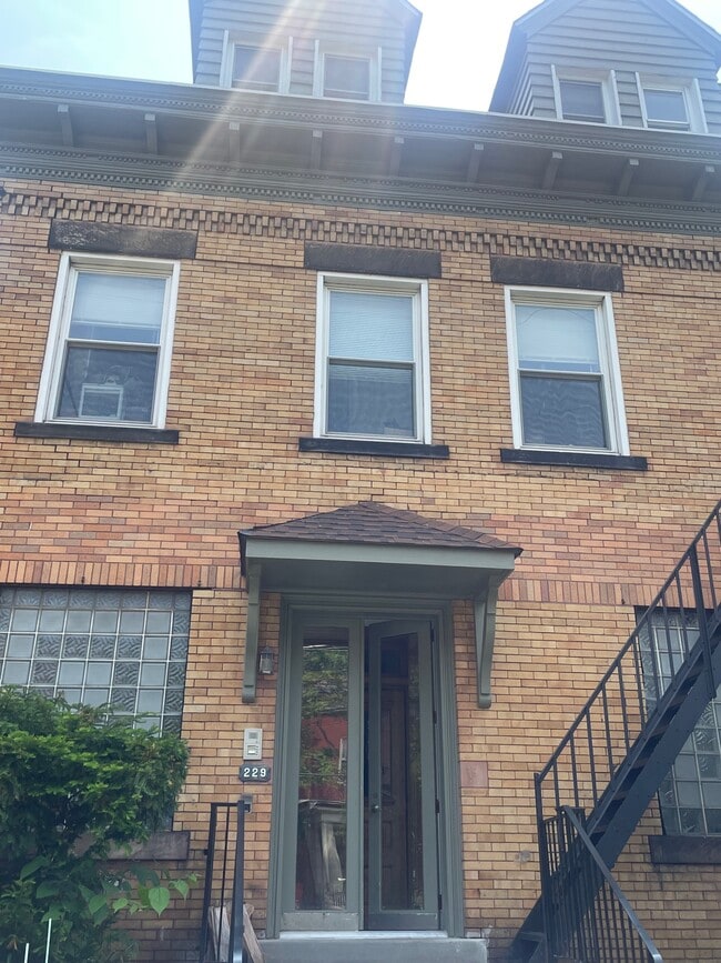 Primary Photo - 229 S Fairmount St