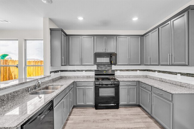 Building Photo - 14211 Grand Hls Dr