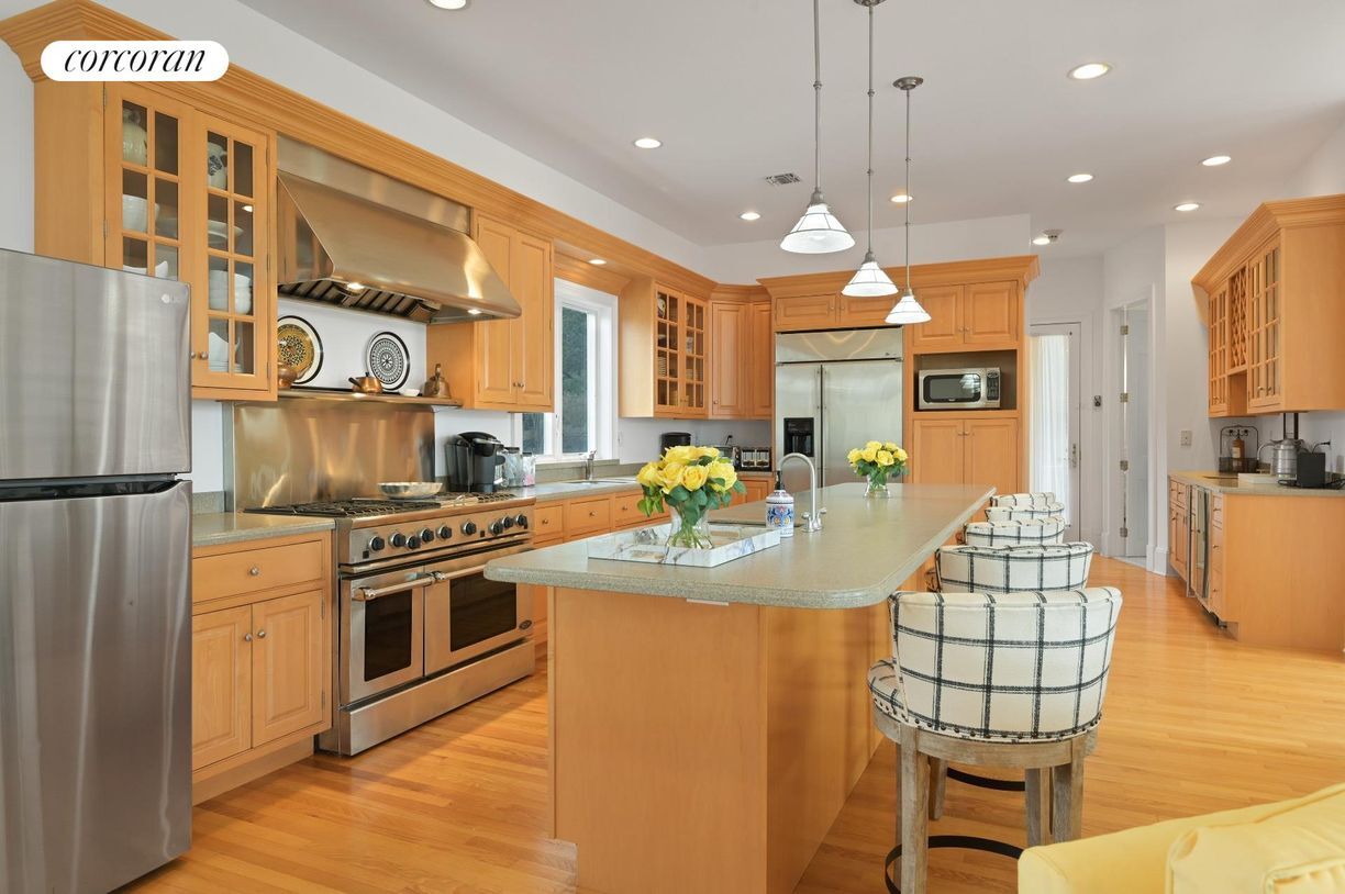 Building Photo - 17 Oceanview Dr