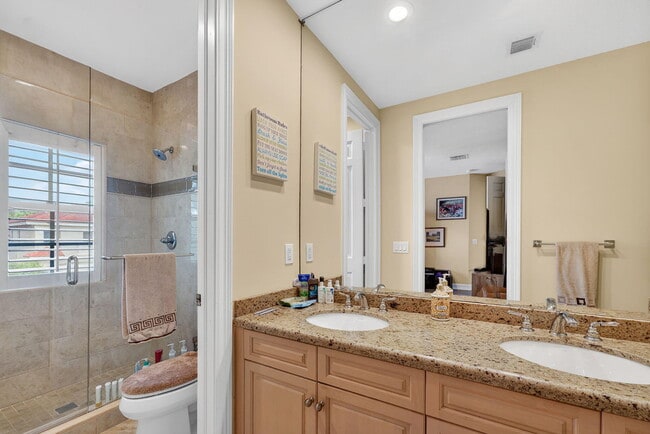 Building Photo - 7162 Vía Firenze