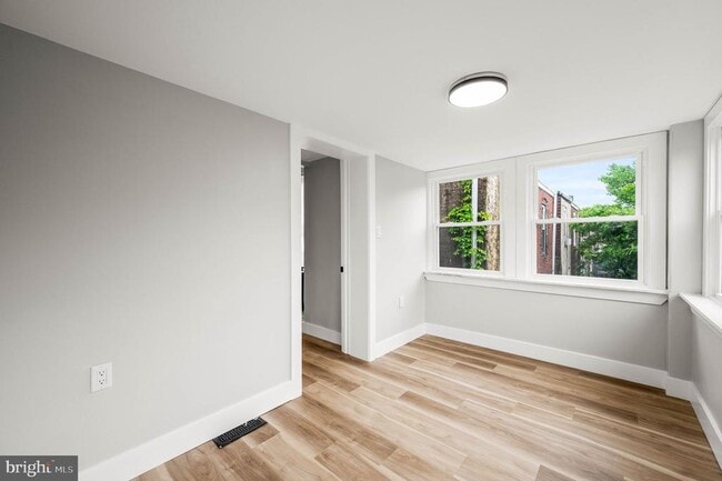 Building Photo - 5113 W Thompson St