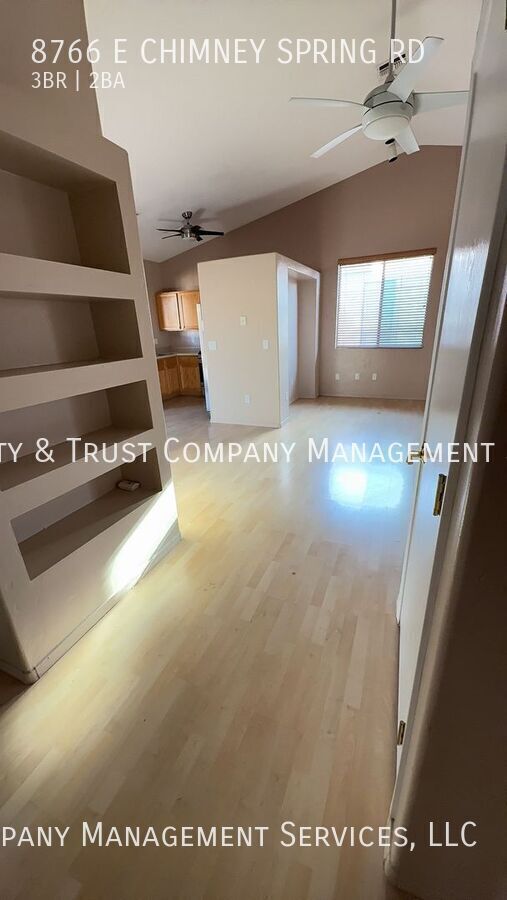 Building Photo - 8766 E Chimney Spring Dr