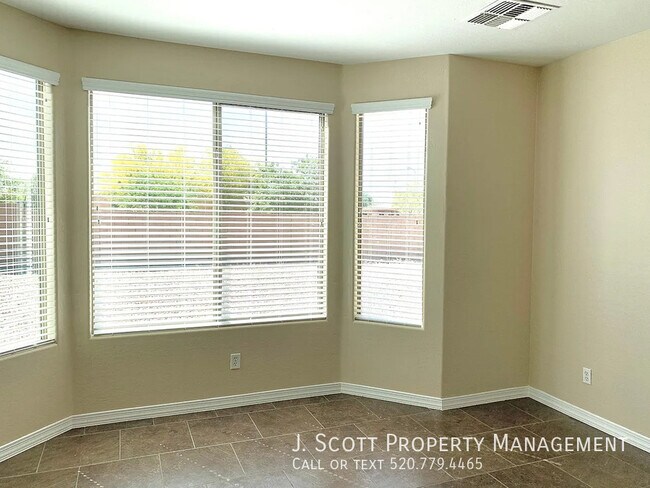 Building Photo - 8206 S 22nd Ln