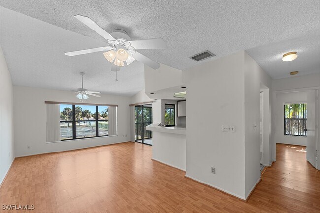 Primary Photo - 13411 Gateway Dr