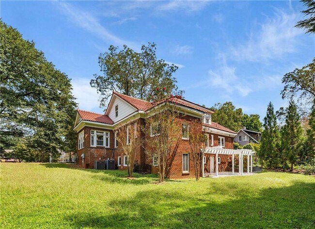 Building Photo - 787 Flat Shoals Ave SE