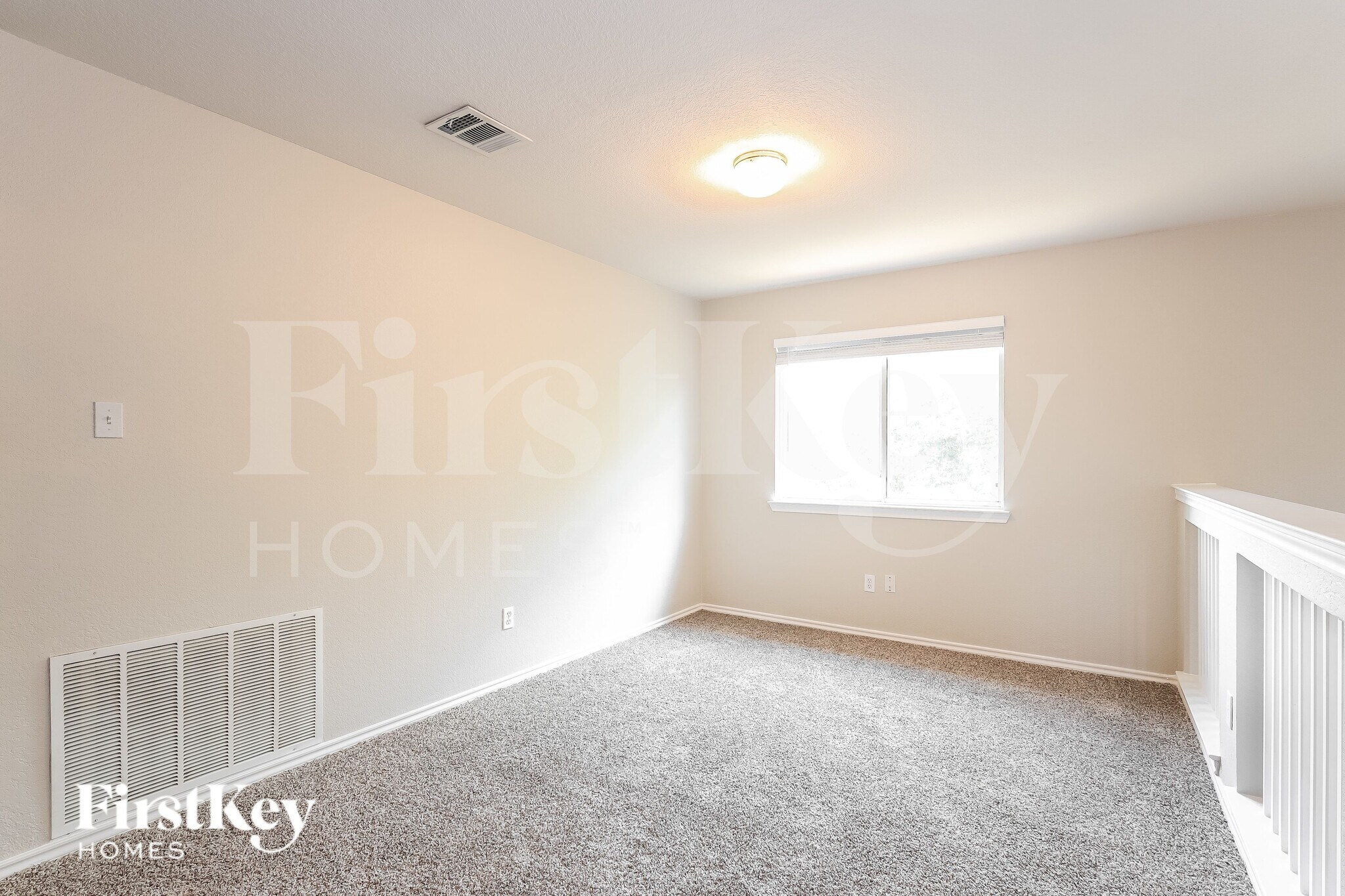 Building Photo - 1910 Mountain Star