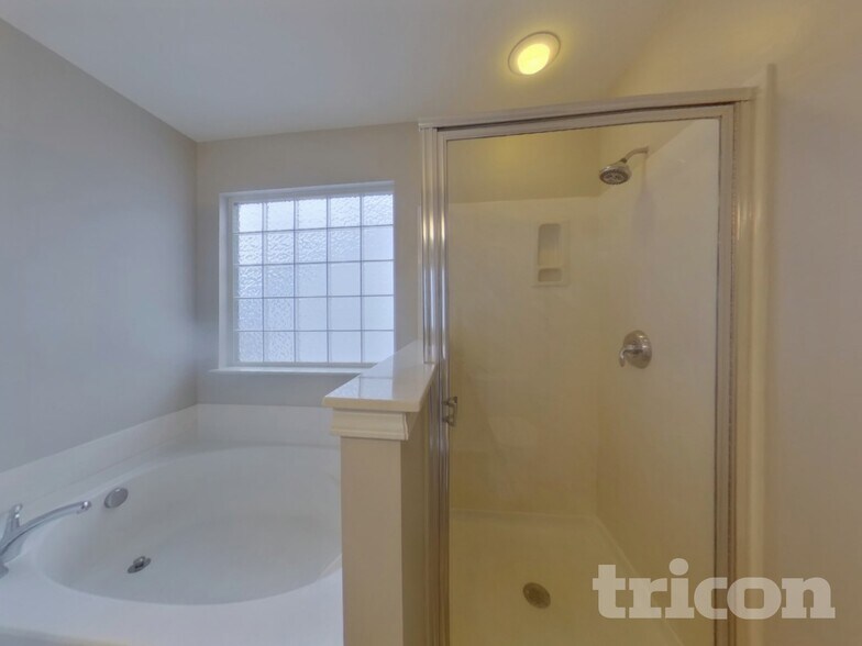 Building Photo - 1221 Jordans Pond Ln