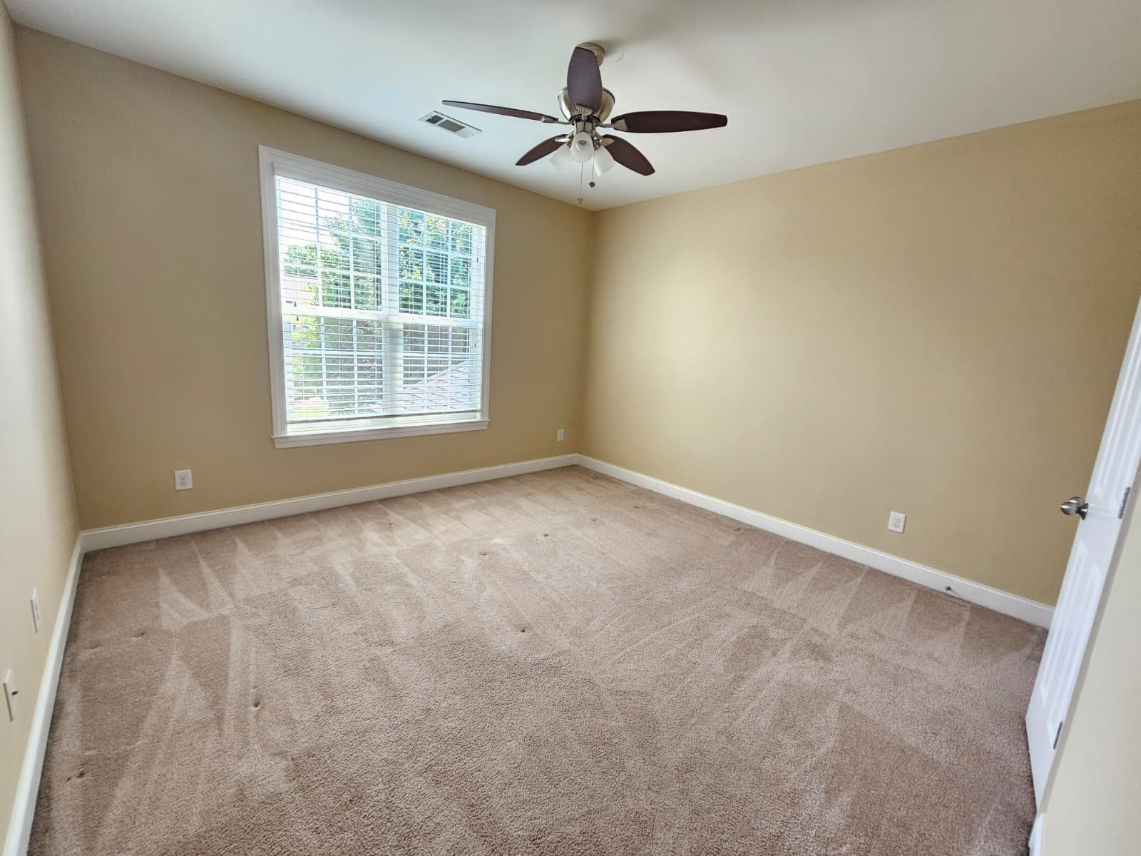 Building Photo - 1530 Bledsoe Ln