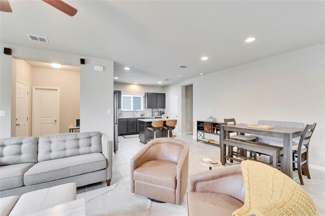 Building Photo - 106 Mossycup Dr