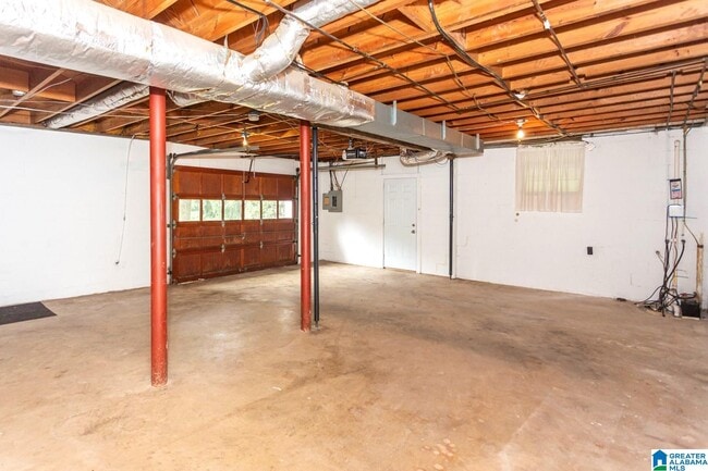 Building Photo - 120 6th St
