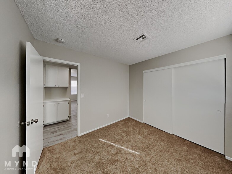 Building Photo - 1508 Sapphire Springs Cir