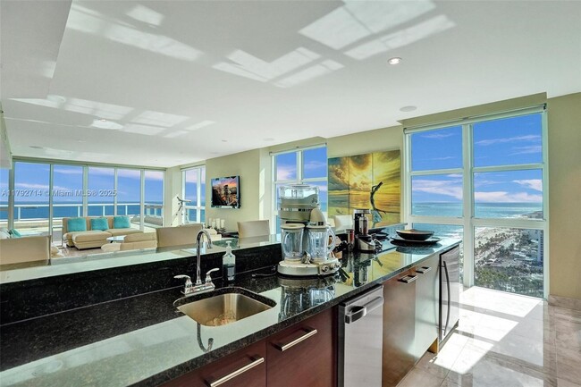 Building Photo - 101 S Fort Lauderdale Beach Blvd