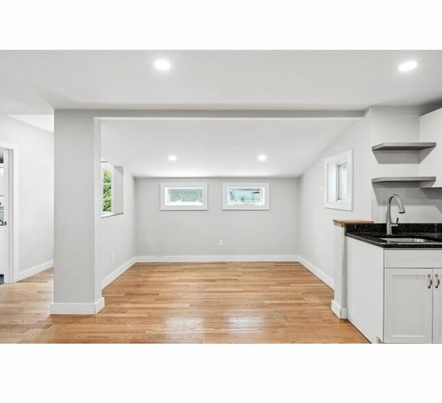 Building Photo - 45B Warner St