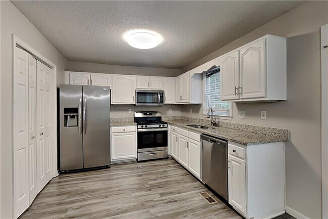 Building Photo - 360 Warrenton Dr